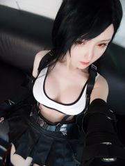 [Net Red Model Coser] 이샤 오양 쩌 "티파 공식 드레스"