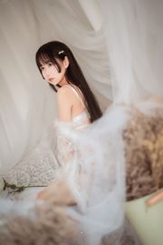 COS美少女萌芽儿o0 《毛绒内衣》